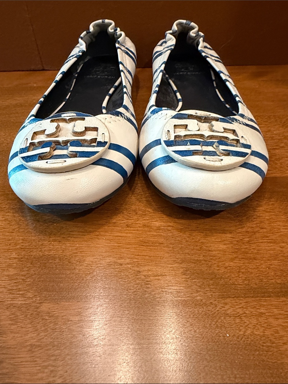 Tory Burch White and Blue Striped Reva Logo Ballet Flats - Picture 6 of 8